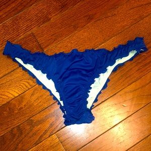 NWOT The Ruffle Itsy